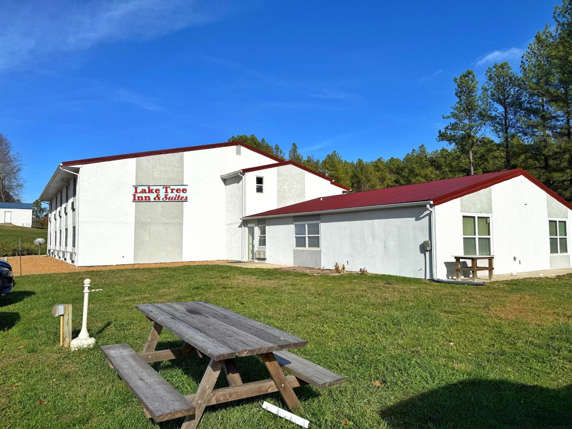 Lake Tree Inn & Suites Marion Exterior foto