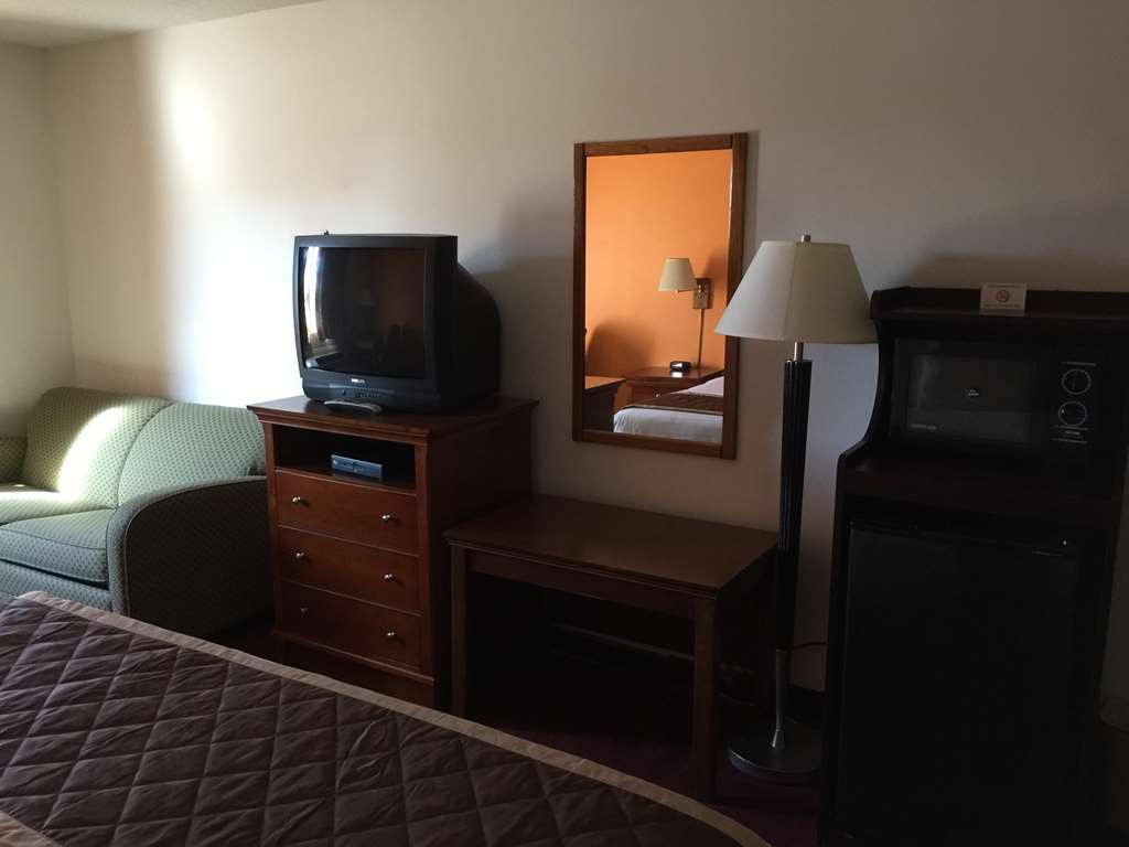 Lake Tree Inn & Suites Marion Habitación foto